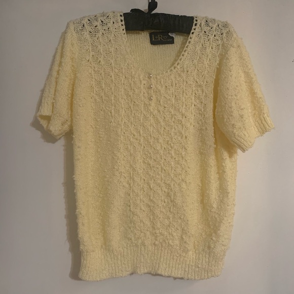 Vintage LeRoy Knitwear Butter Yellow Women's Short Sleeved Sweater XL - Picture 1 of 6